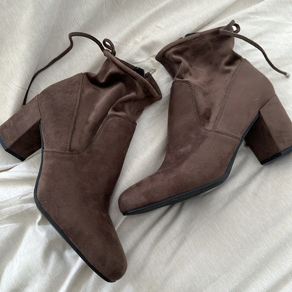 Franco Sarto Pisces Suede Booties, Taupe, Sz 9.5, NWOB - Picture 5 of 8